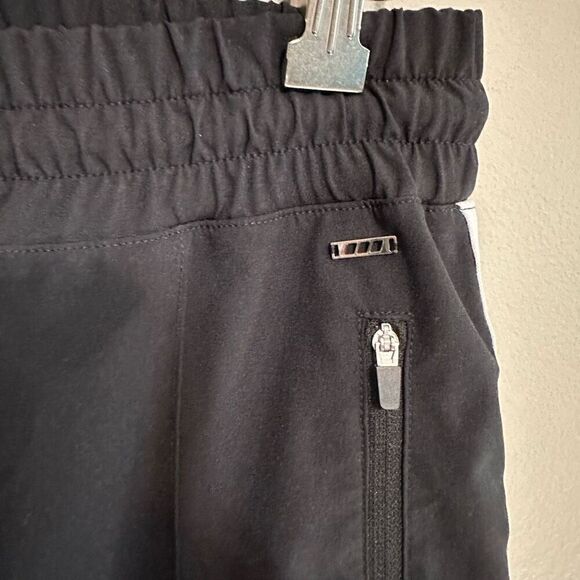 Lorna Jane Side Tracked Active Cropped Jogger - Picture 5 of 6